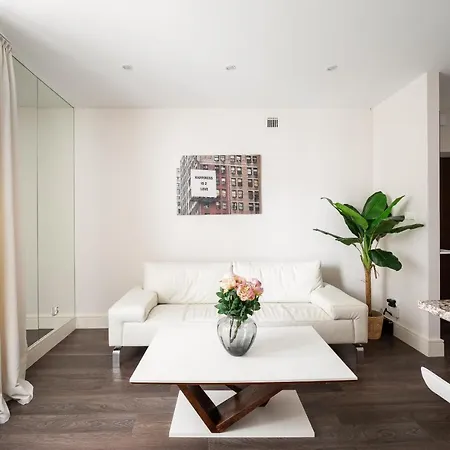 Heart Of 2br Haven Varsovie